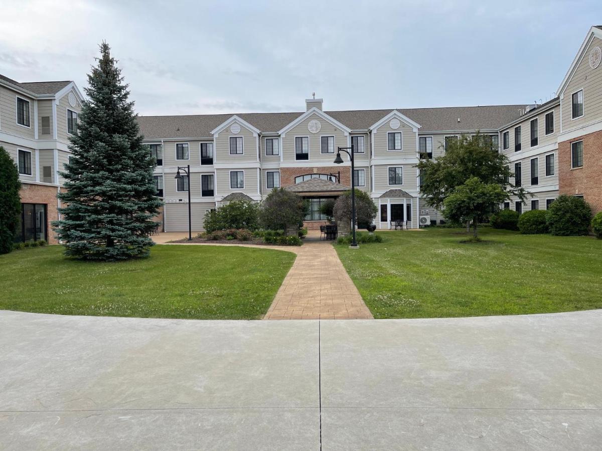 Staybridge Suites Milwaukee West-Oconomowoc By Ihg Экстерьер фото