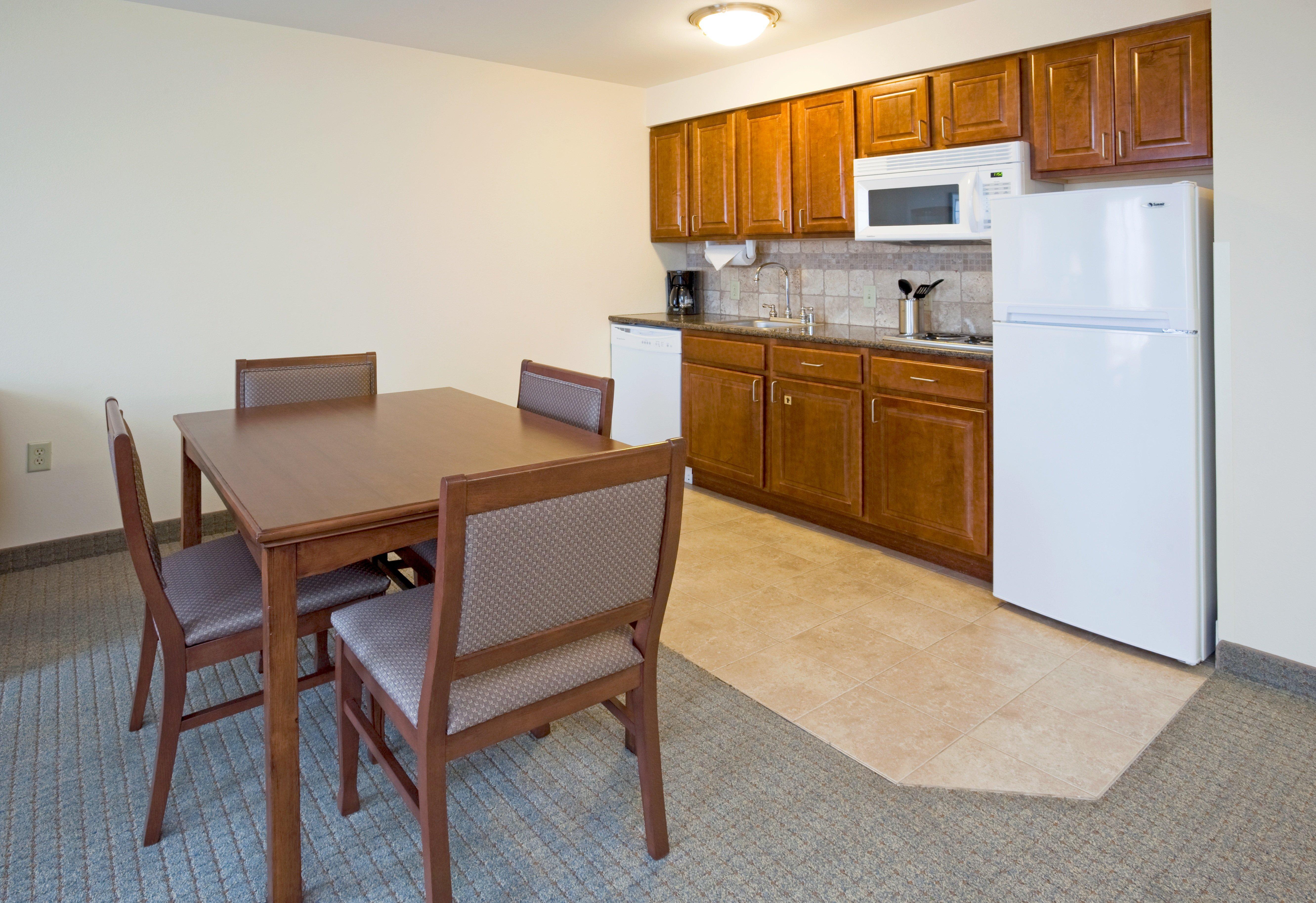 Staybridge Suites Milwaukee West-Oconomowoc By Ihg Экстерьер фото