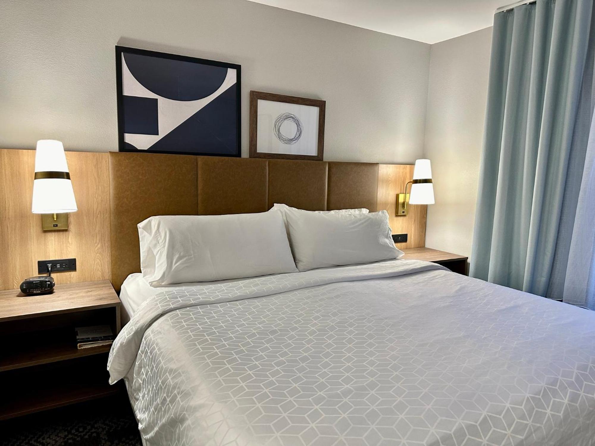 Staybridge Suites Milwaukee West-Oconomowoc By Ihg Экстерьер фото