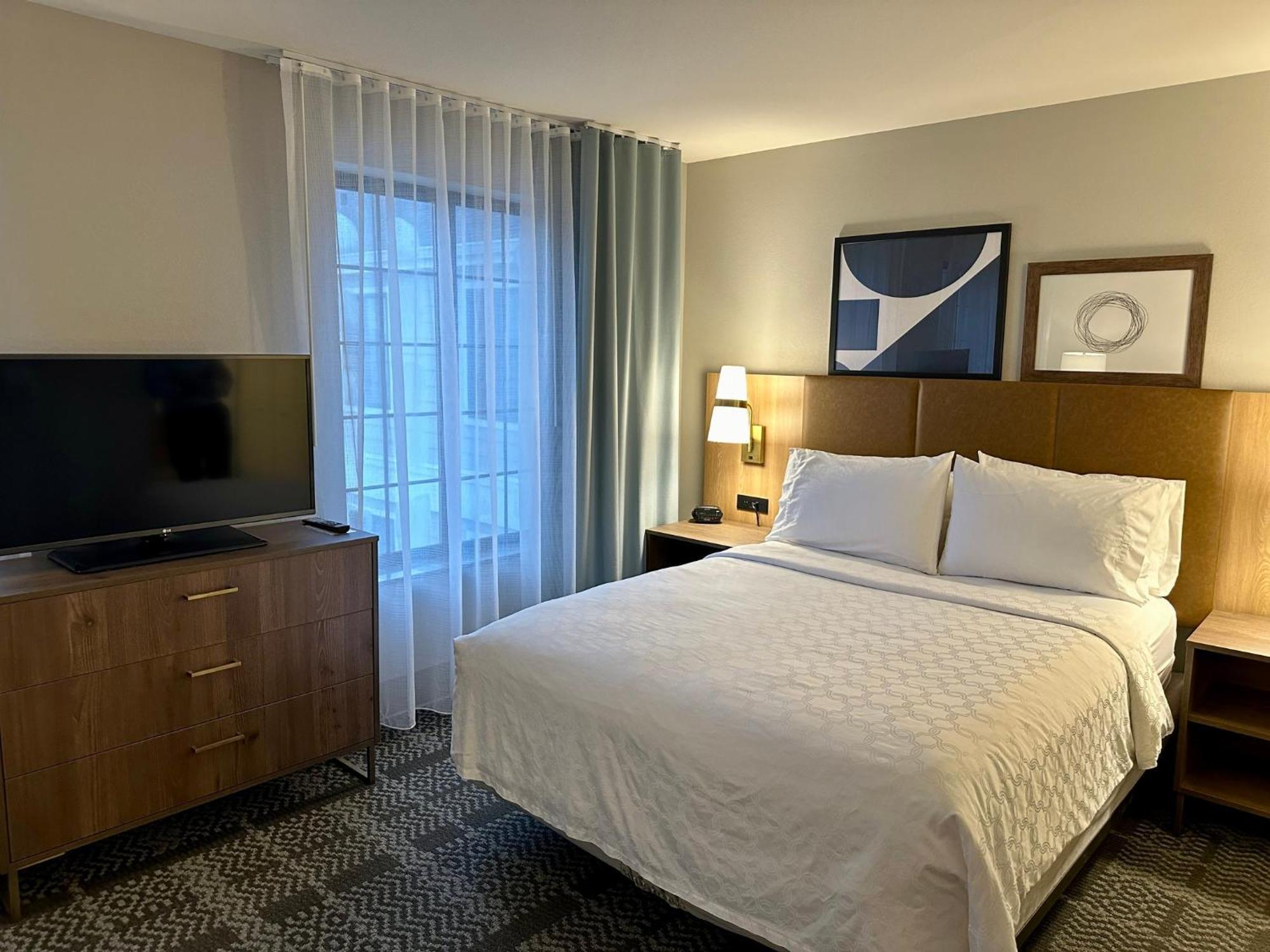 Staybridge Suites Milwaukee West-Oconomowoc By Ihg Экстерьер фото
