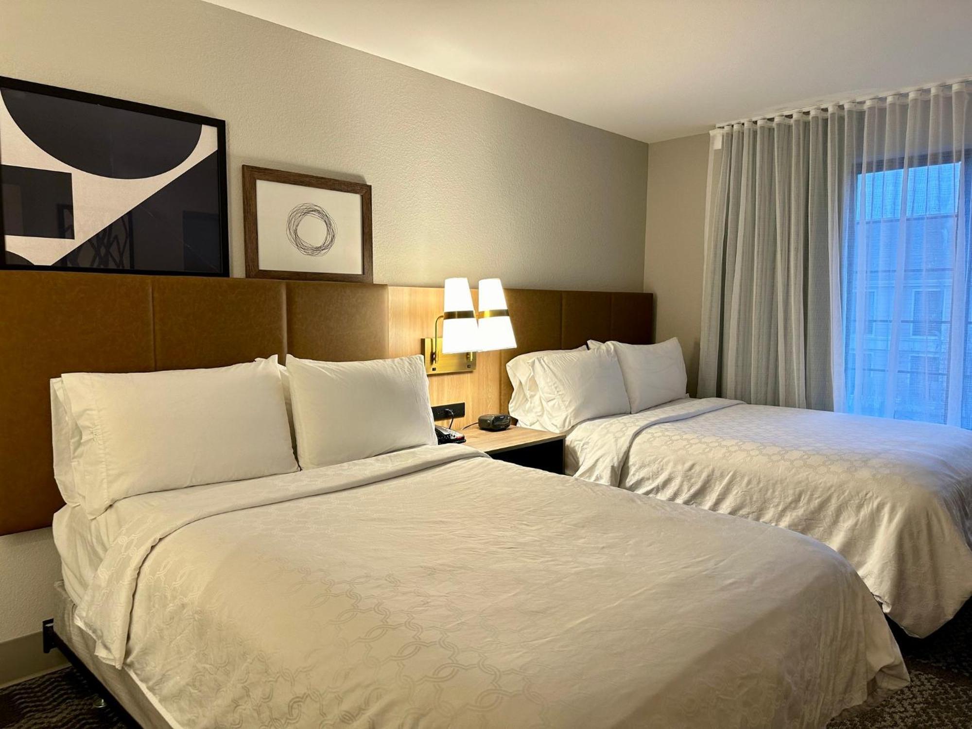 Staybridge Suites Milwaukee West-Oconomowoc By Ihg Экстерьер фото