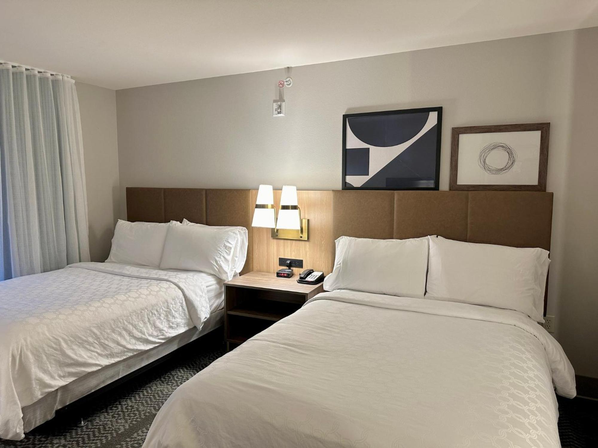 Staybridge Suites Milwaukee West-Oconomowoc By Ihg Экстерьер фото