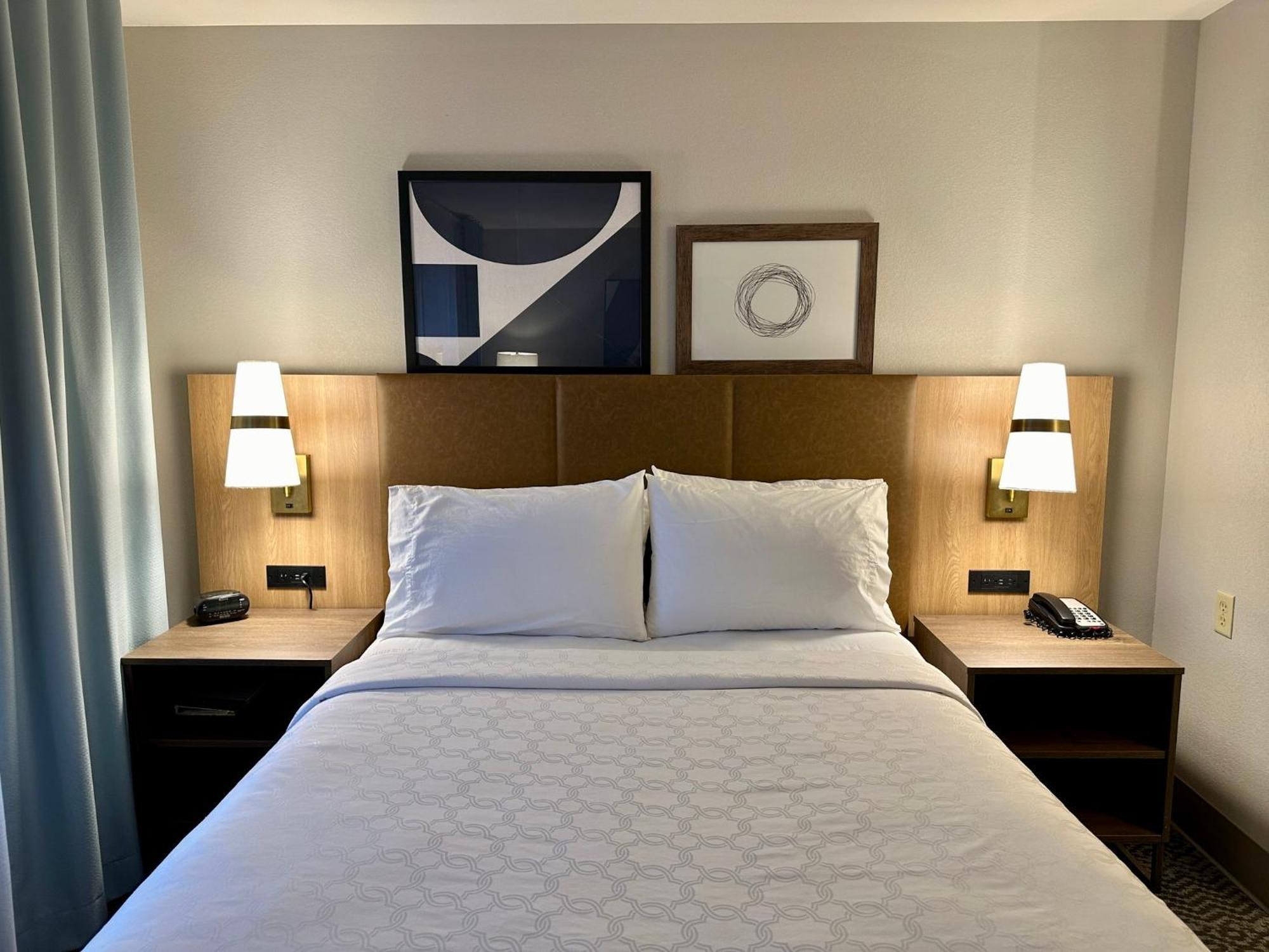 Staybridge Suites Milwaukee West-Oconomowoc By Ihg Экстерьер фото