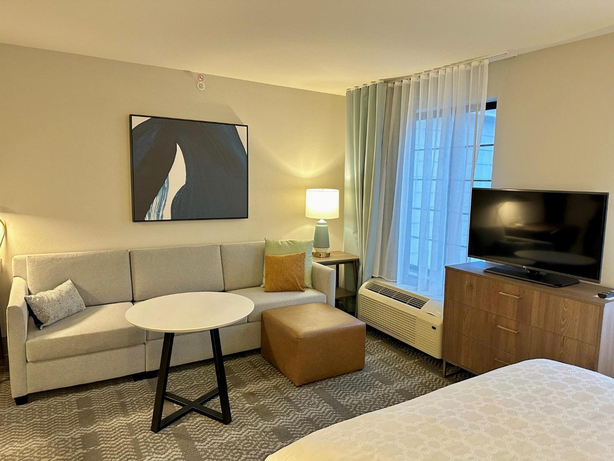 Staybridge Suites Milwaukee West-Oconomowoc By Ihg Экстерьер фото