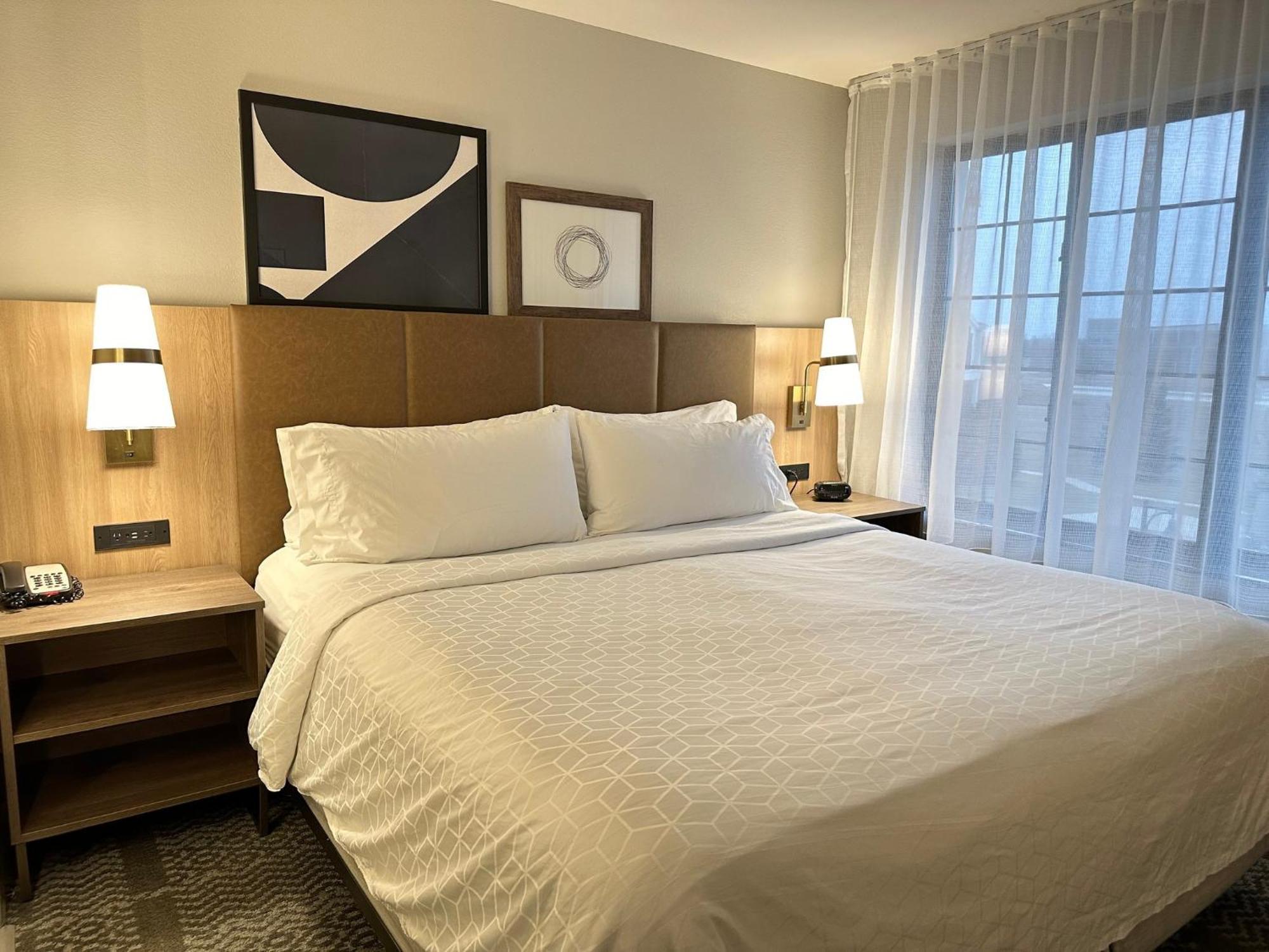 Staybridge Suites Milwaukee West-Oconomowoc By Ihg Экстерьер фото