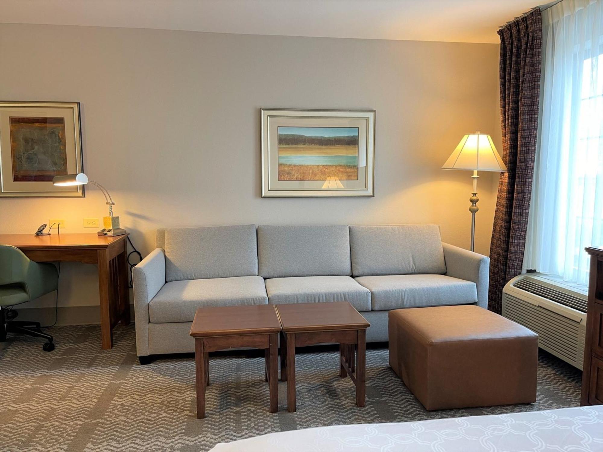 Staybridge Suites Milwaukee West-Oconomowoc By Ihg Экстерьер фото