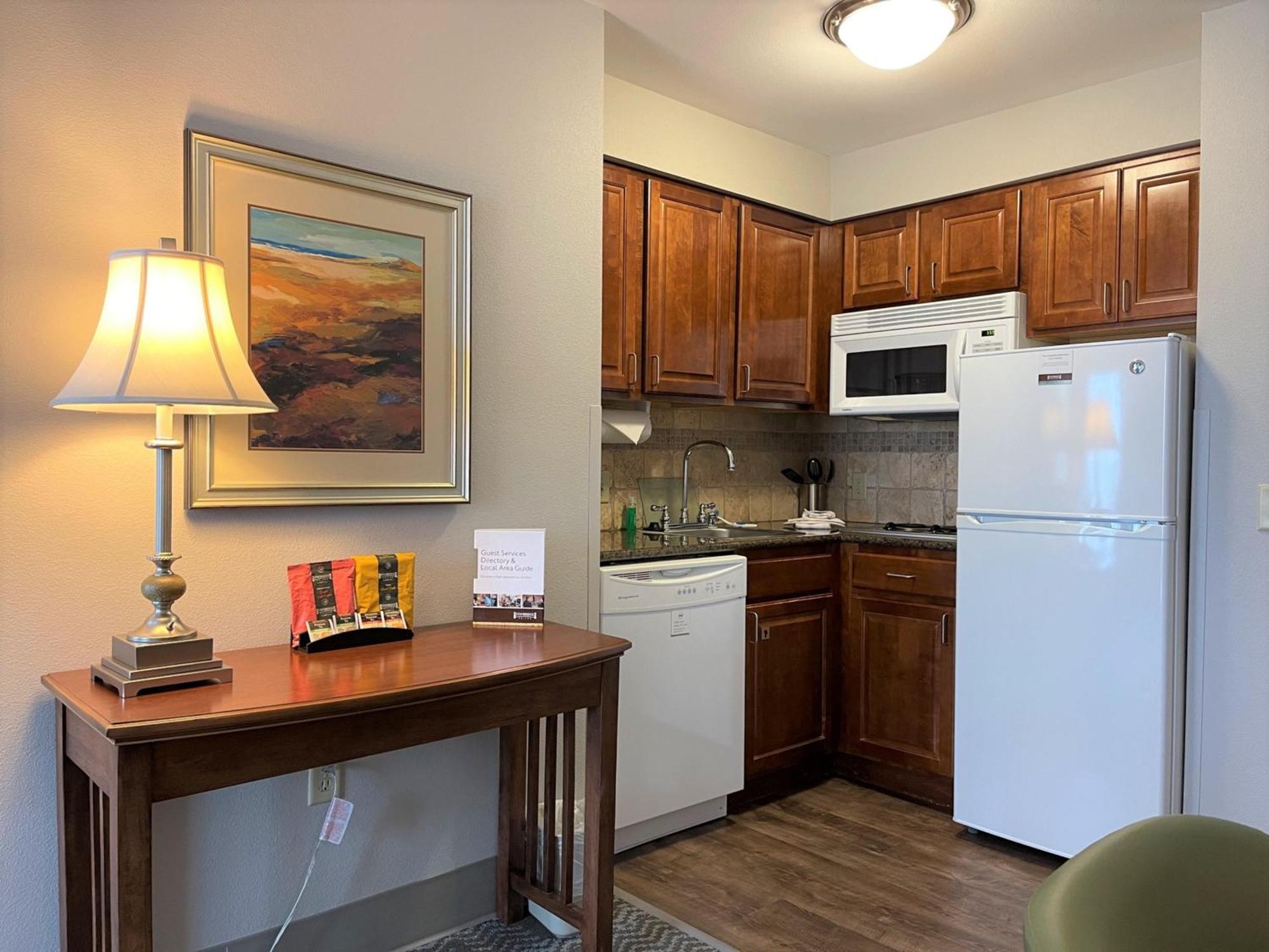 Staybridge Suites Milwaukee West-Oconomowoc By Ihg Экстерьер фото