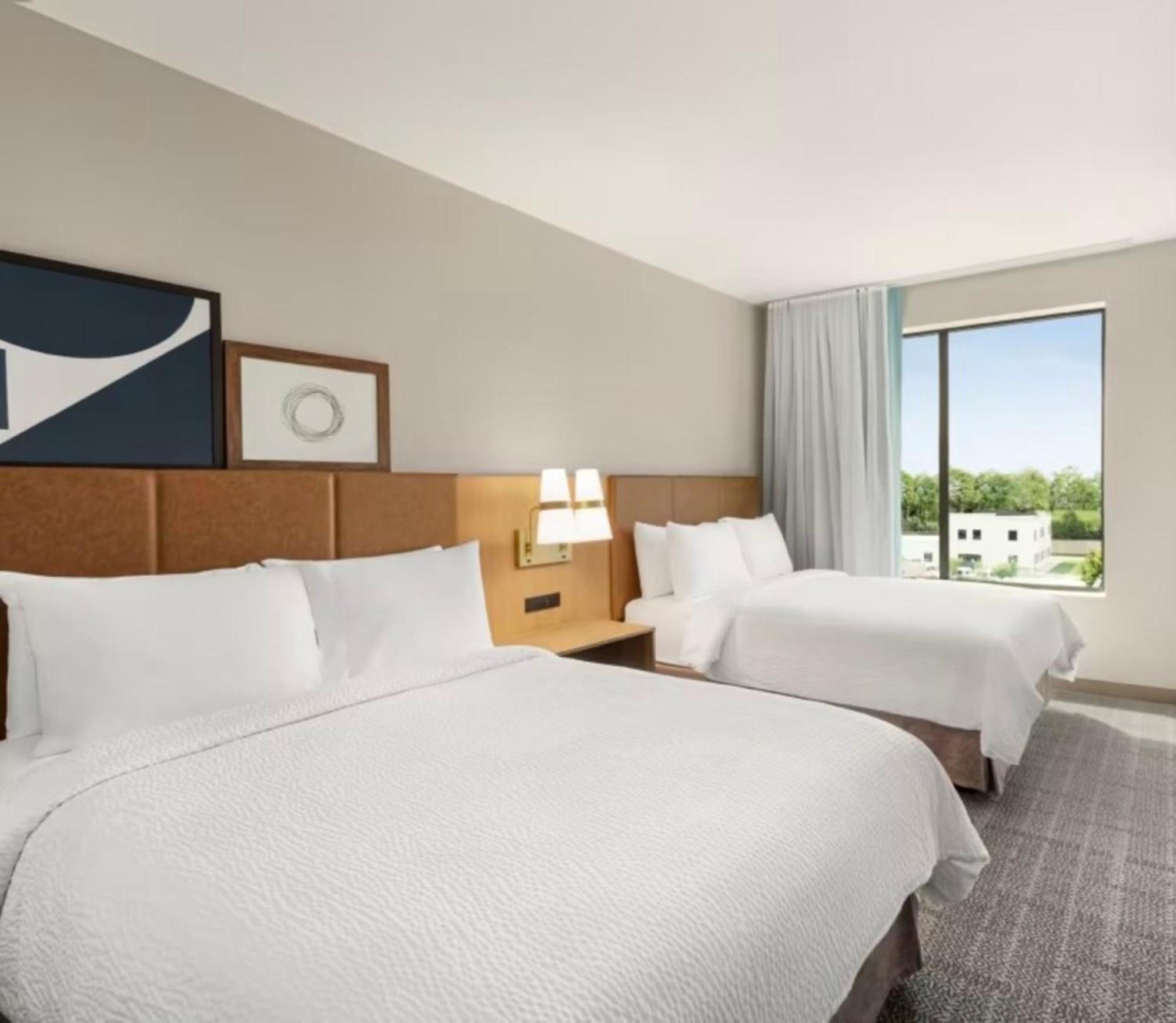 Staybridge Suites Milwaukee West-Oconomowoc By Ihg Экстерьер фото