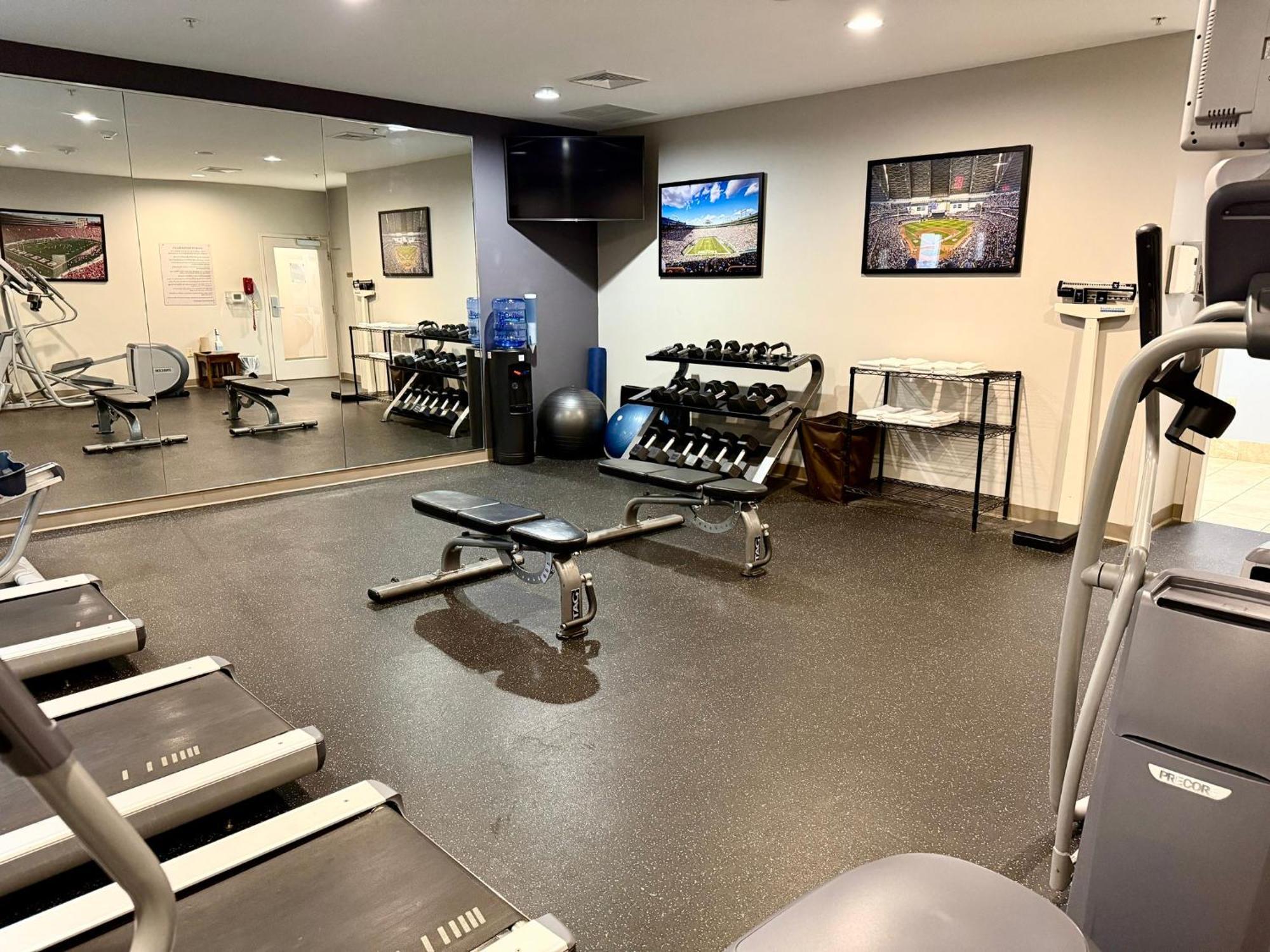 Staybridge Suites Milwaukee West-Oconomowoc By Ihg Экстерьер фото