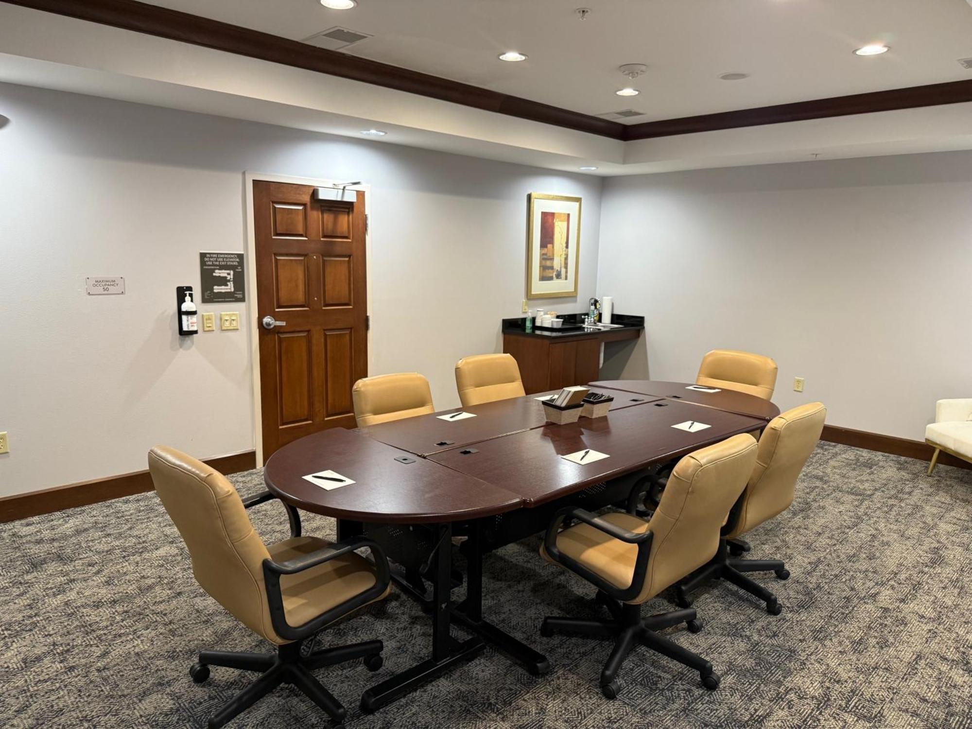 Staybridge Suites Milwaukee West-Oconomowoc By Ihg Экстерьер фото